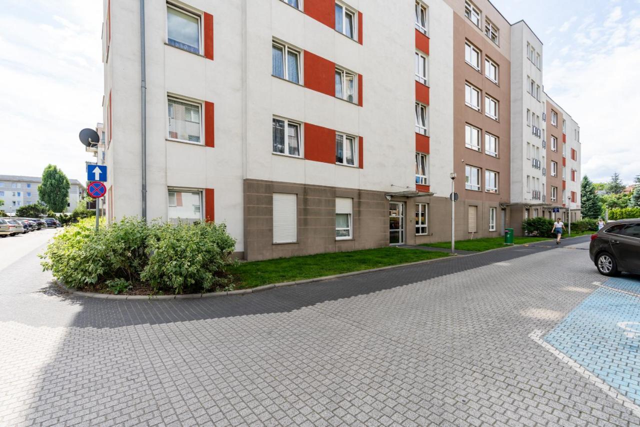 Cozy Apartment Karpia 17 With Terrace In Poznan By Noclegi Renters Zewnętrze zdjęcie